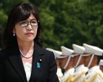 Nữ Bộ trưởng Nhật chỉ thị bắn hạ 'bất kỳ vật gì hướng đến'