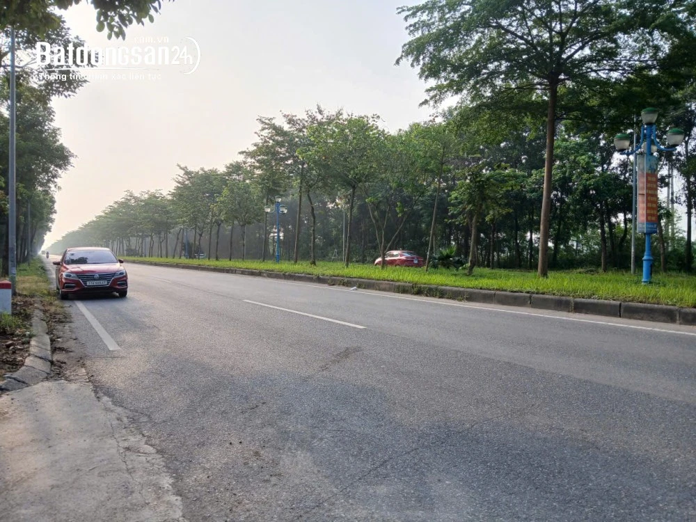 Bán đất trục chính kinh doanh Mê Linh, 66 triệu/m² - Đường 2 ô tô tránh, vị trí kết nối thuận tiện.