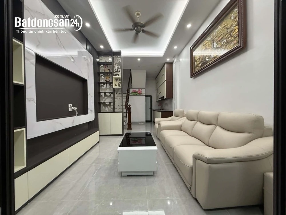 Bán nhà 37m2 tại Quận Hai Bà Trưng, Hà Nội – Nhà mới, full nội thất – Giá hơn 10 tỷ.