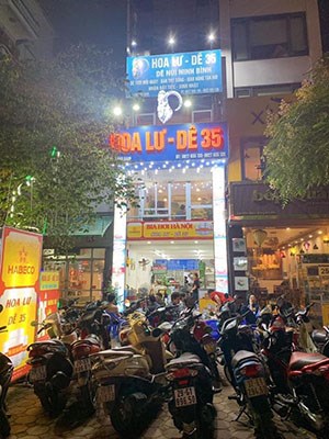Sang nhượng nhà hàng mặt đường số 150 Hào Nam, Đống Đa, Hà Nội.