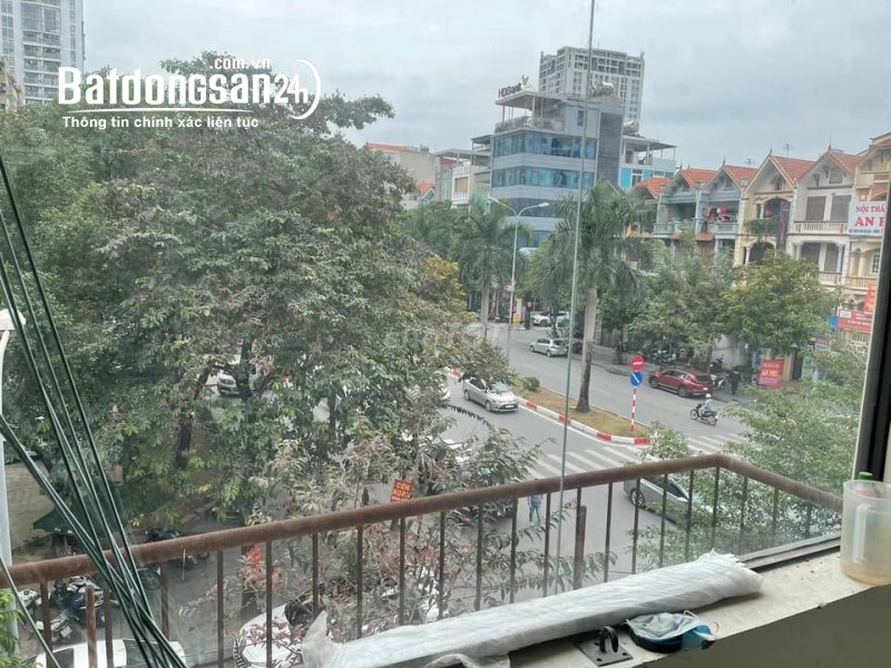 Chính chủ muốn cho thuê tầng 3 nhà mặt phố số 25 Nguyễn Khuyến, Hà