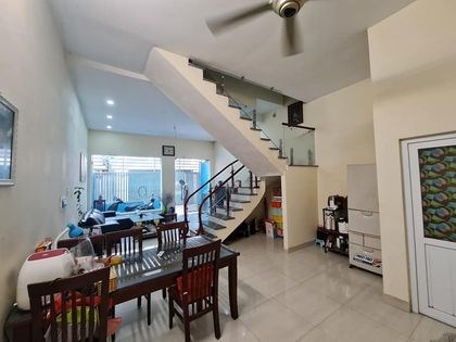 Nhỉnh 6 tỷ có nhà phố Phan Đình Giót, 81m2, kinh doanh, ô tô vào nhà,