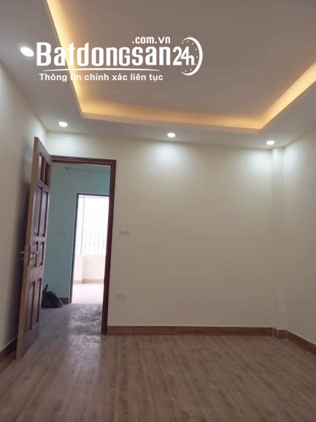 Bán nhà Hoa Lâm, Việt Hưng, Long Biên, 31m2 x 5 Tấng x 2.6 tỷ, mới