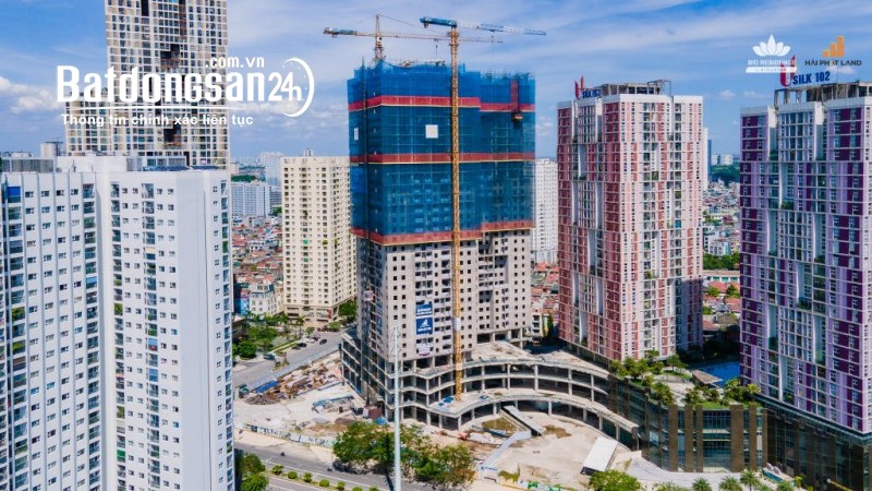 Tôi cần bán lại 3 ngủ 82,5m2 tầng trung miễn phí 1 năm phí dịch vụ