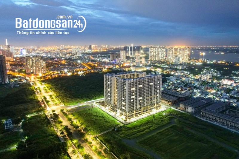 Shophouse Quận 7, giảm giá 2 tỷ đồng, mua kinh doanh ngay.