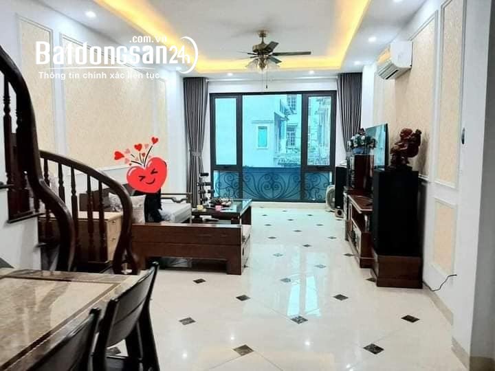 Bán nhà đẹp, thoáng sáng, ngõ thông, Phùng Hưng , chỉ 3 tỷ hơn