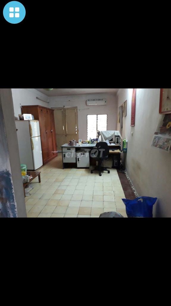 Cho thuê căn hộ sạch có đầy đủ đồ dùng cho 1 gia đình ở H3-TT Nguyễn