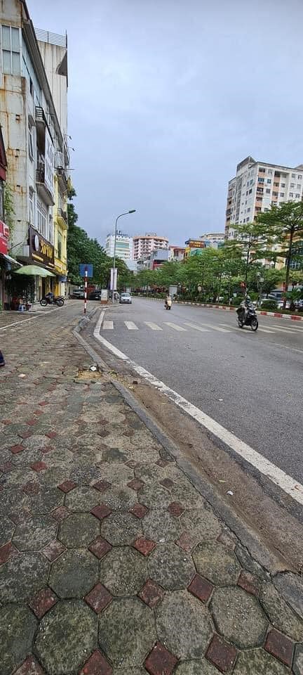 Bán Nhà Mặt Phố Tôn Đức Thắng, Đống Đa, Kinh Doanh Đỉnh, Mặt Tiền