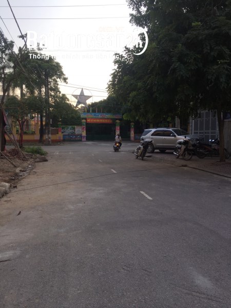 Chính chủ em bán lô đất mặt phố trong đường Hoàng Văn Thụ, TP Bắc