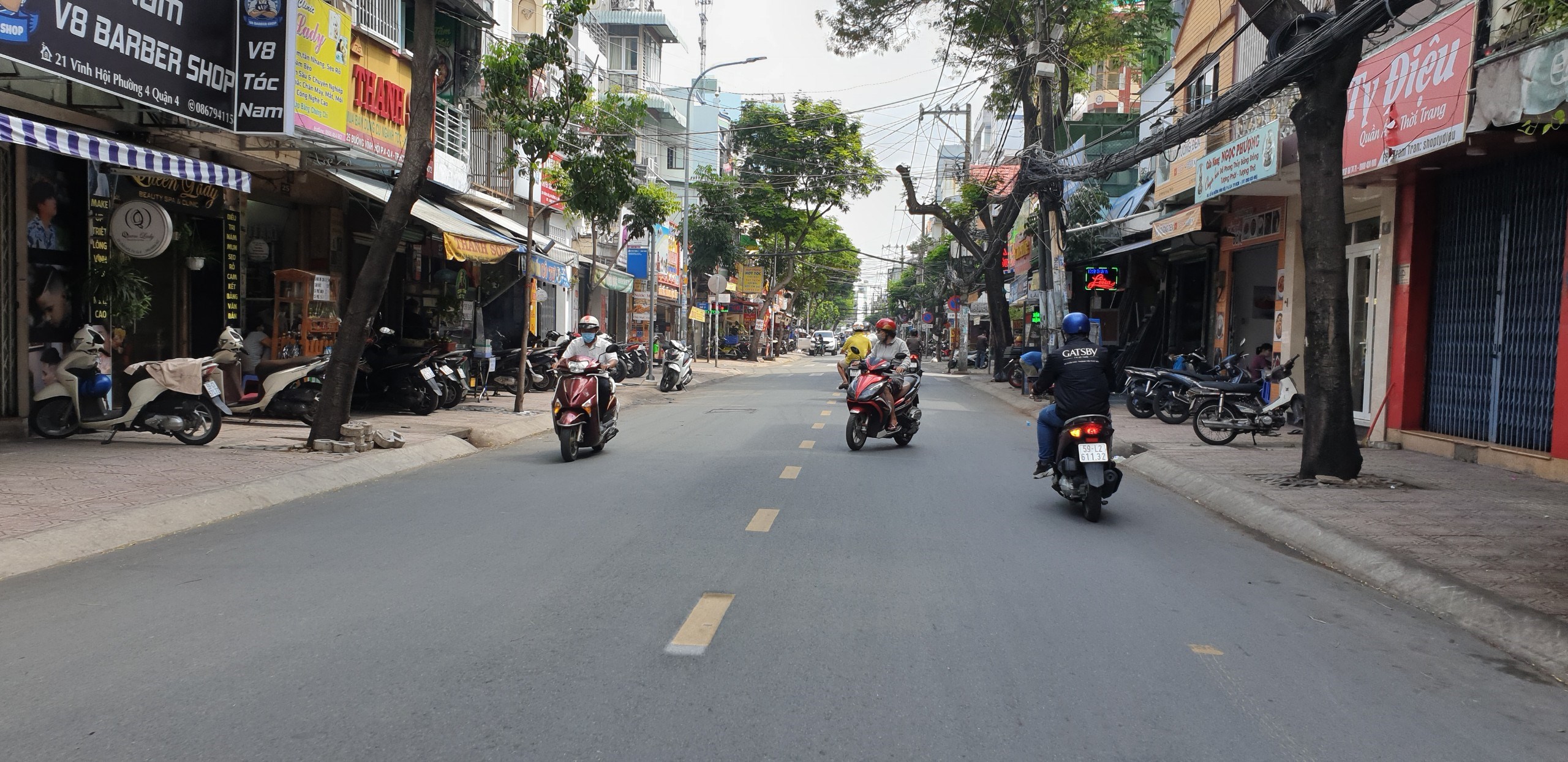 Mặt tiền đường số  Xe Tải  Ngang  8M  giao đường Khánh Hội ,Vĩnh Hội 