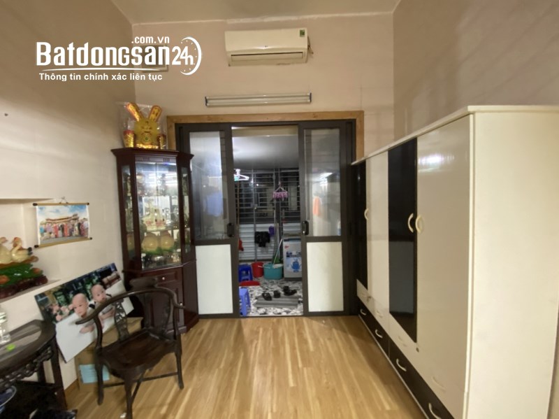 Cho thuê căn hộ 28m2 tại Hàng Giấy, Đồng Xuân, Hoàn Kiếm Giá 4.5tr/th