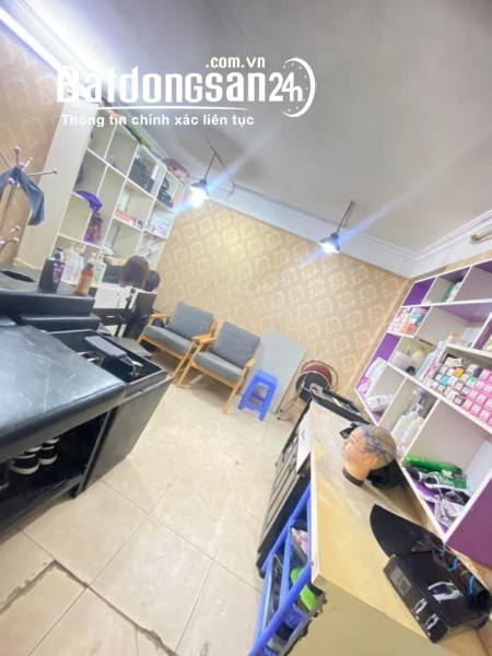 Sang nhượng salon tóc ở đường Phú Diễn, quận Bắc Từ Liêm, Hà Nội