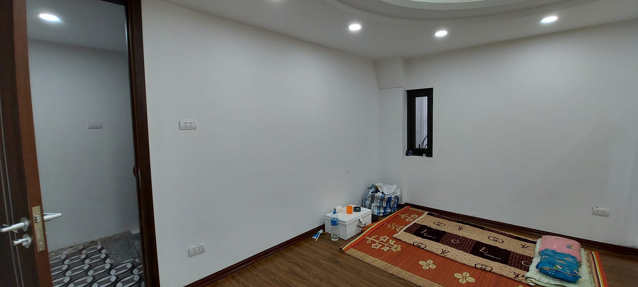 Bán nhà phố ngọc thụy, long biên, 40m2, 4T, MT 3,5m lô góc, ô tô vào