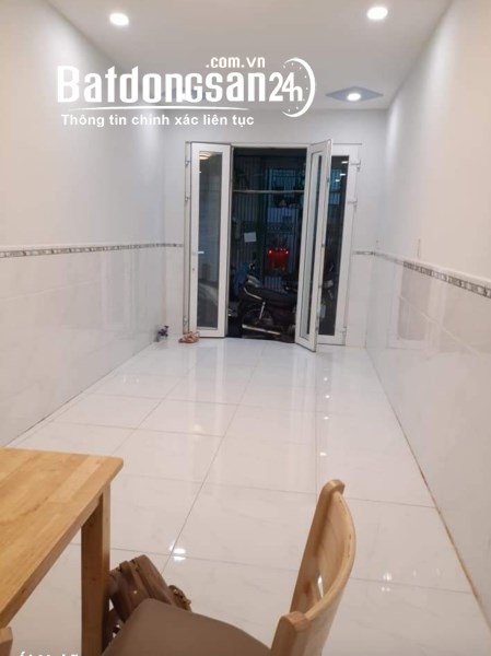 Bến Vân Đồn, Quận 4. 27m2 , 2pn giá chỉ 2ty5