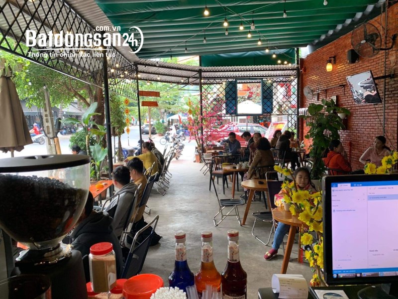 Sang quán cafe nằm tại 188 Trần Phú, ngay trung tâm TP.Buôn Mê Thuột,