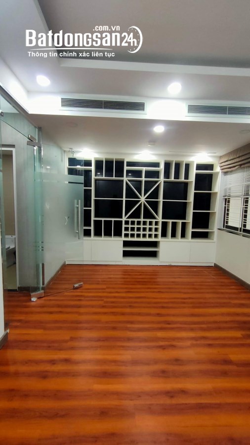 Bán nhà mặt phố Đường 3/2, Phường 12, Quận 10