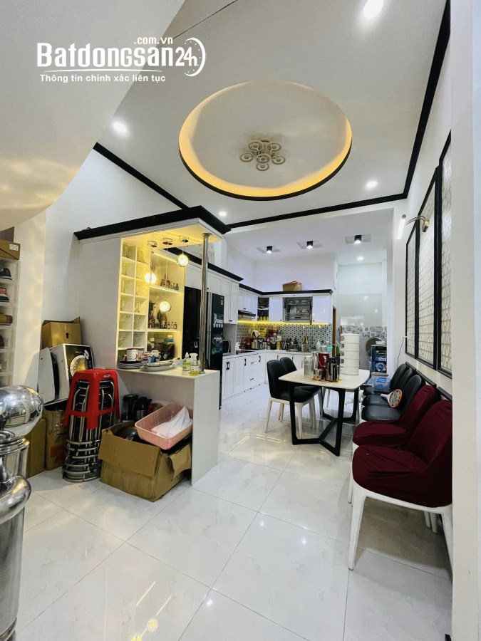 CHỦ GẤP BÁN NHÀ NGUYỄN THIỆN THUÂT, Q3, 4 TẦNG, KHU AN NINH, SẠCH SẼ, 10M HXH, 35M2