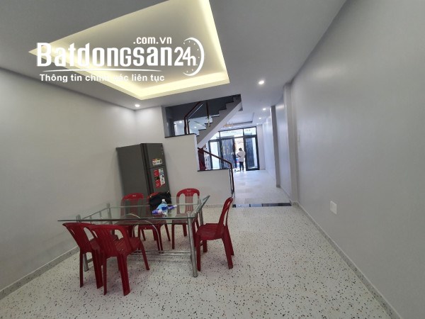 nhà 4x20m 3 lầu hẻm 34 nguyễn thị thập phường bình thuận Quận 7