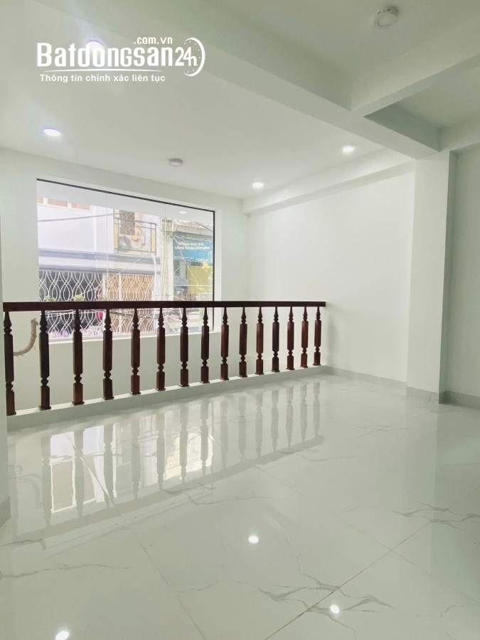 Chủ cần bán gấp nhà đẹp gần mặt tiền Bà Hạt, Q10, hẻm thông, 5 tầng, 3PN, 40m2, 9.2 t