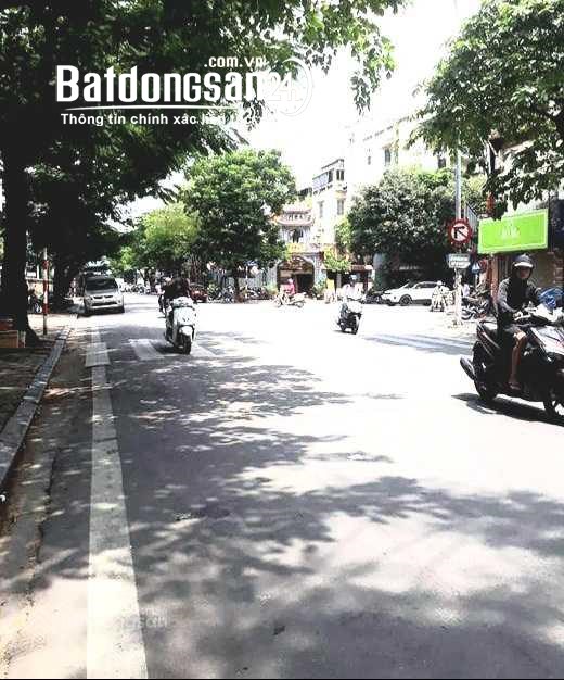 Bán tòa nhà mặt phố Văn Miếu, Đống Đa, hè 3m, 4 làn ô tô tránh. DT 150m2 6 tầng 35 tỷ