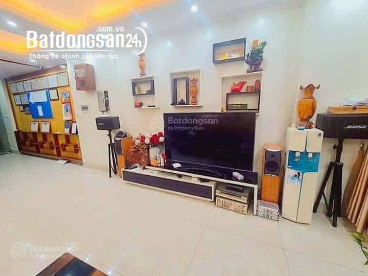 Bán tòa nhà mặt phố Văn Miếu, Đống Đa, hè 3m, 4 làn ô tô tránh. DT 150m2 6 tầng 35 tỷ