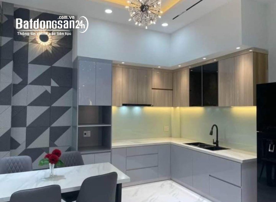 Cần bán gấp nhà gần MT Hoàng Sa, p7, Q3, khu Vip, hẻm ba gác thông, 51m2, 6.3 tỷ 