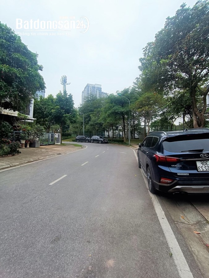 Bán nhà KĐT Tây Mỗ. Hè 4m, 3 oto tránh, view công viên. 100m2 4Tầng 8Tỷ