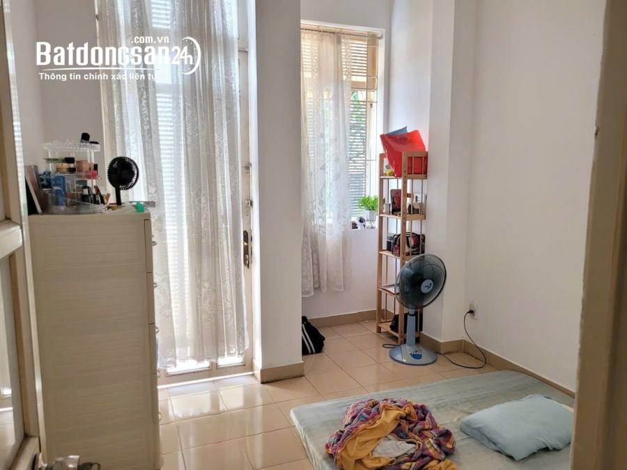 Khu hiếm nhà bánh HXH Nguyễn Trọng Tuyển, 1 sẹc, an ninh 3 tầng, 4PN, 33m2, 5.5 TỶ