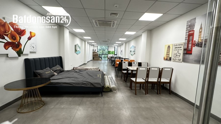 Mời thuê 115m2/sàn tầng 3 tại nhà mặt phố Lê Trọng Tấn. Giá 16.5 triệu/th. Lh chủ nhà
