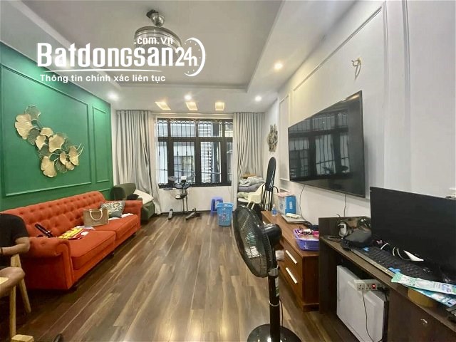 Bán nhà Đê La Thành, Đống Đa, 36m2, 5 tầng, gara ô tô chỉ hơn 7 tỷ