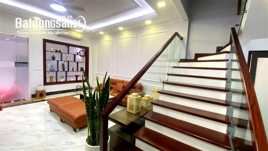 BÁN NHÀ ĐÊ LA THÀNH - ĐỐNG ĐA, 55M - 5 TẦNG - FULL NỘI THẤT, CHỈ 7 TỶ