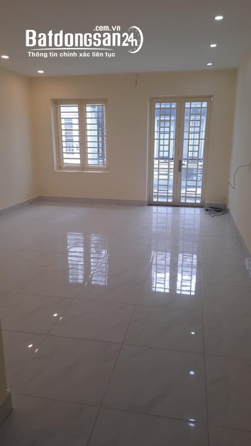 Nhà 3 tầng, HXH thông, sổ A4, Trần Quang Diệu, Q3, TN 18 tr/t, 3PN, 3WC, 68m2, 8.5 tỷ
