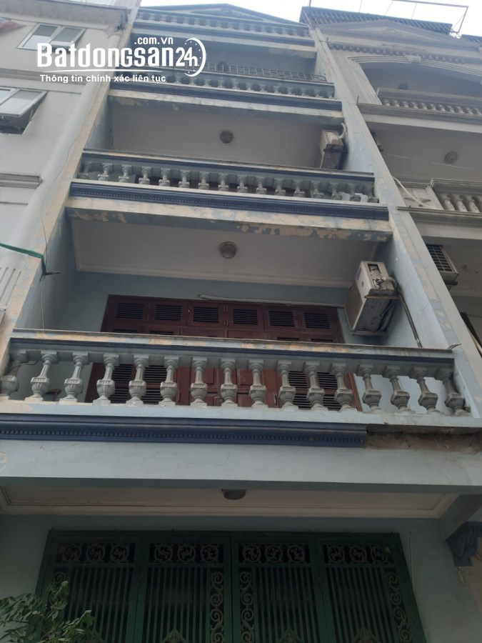 Cho thuê nhà ngõ ngõ 22 phố Nghĩa Đô - Diện tích 70m2 x 4 tầng có ĐH, ngõ rộng