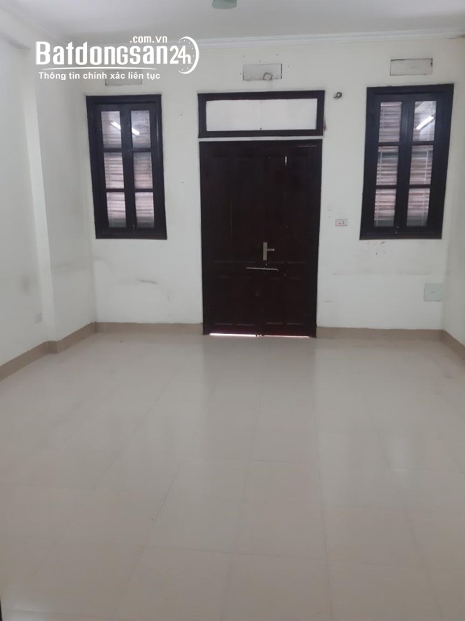 Cho thuê nhà ngõ ngõ 22 phố Nghĩa Đô - Diện tích 70m2 x 4 tầng có ĐH, ngõ rộng