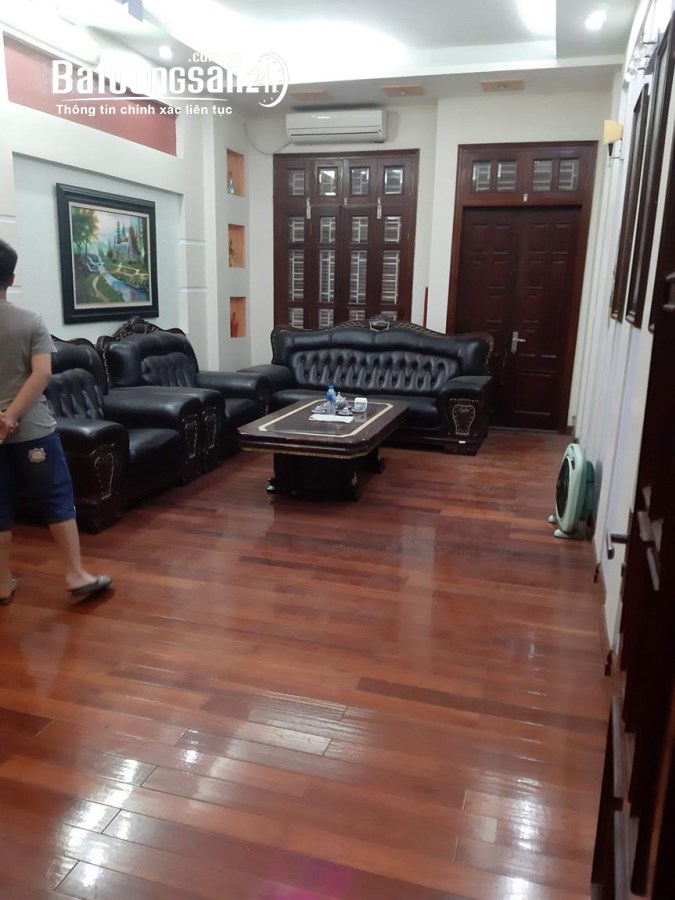 Cho thuê nhà ngõ 61 phố Phùng Chí Kiên, Cầu Giấy. Dt 70m2 x 5 tầng mới, đủ ĐH, NL