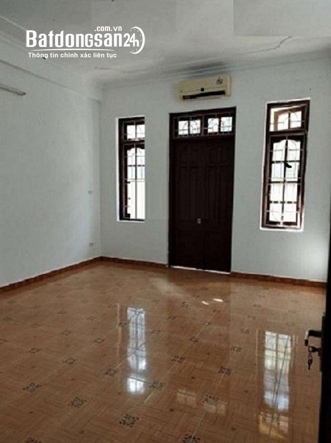 Cho thuê nhà ngõ 118 phố Nguyễn Khánh Toàn, Dt 65m2 x 4 tầng mỗi tầng 2p + 1 wc