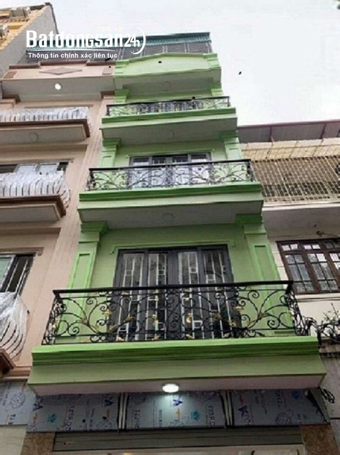 Cho thuê nhà ngõ 5 đường Hoàng Quốc Việt. Dt 50m2 x 5 tầng mỗi tầng 2 phòng 1 phụ