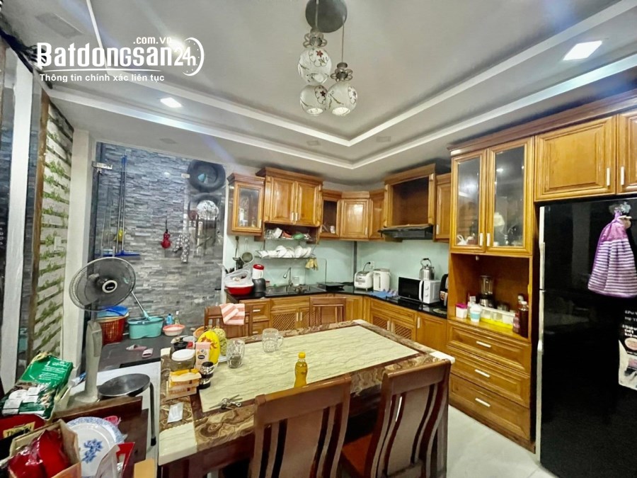 Siêu hot xe hơi vô nhà CMT8, Q10, vừa ở vừa làm VP, Cty, 5 tầng, 4PN, đủ 60m2 13 tỷ