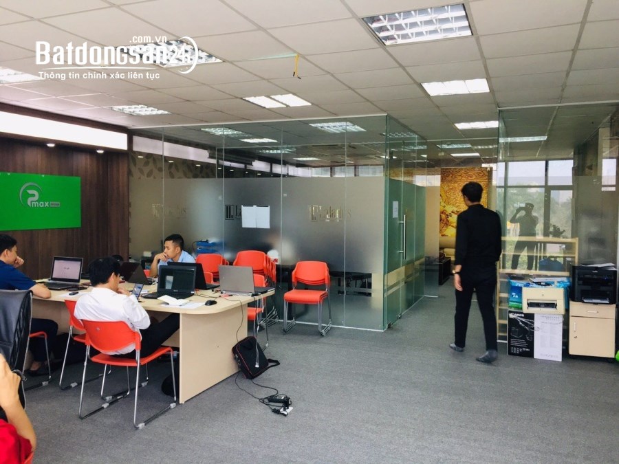 Cho thuê văn phòng Đường Phạm Văn Đồng, Phường Nghĩa Đô, Quận Cầu Giấy 70m và 35m