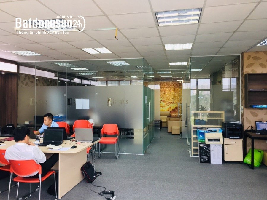 Cho thuê văn phòng Đường Phạm Văn Đồng, Phường Nghĩa Đô, Quận Cầu Giấy 70m và 35m