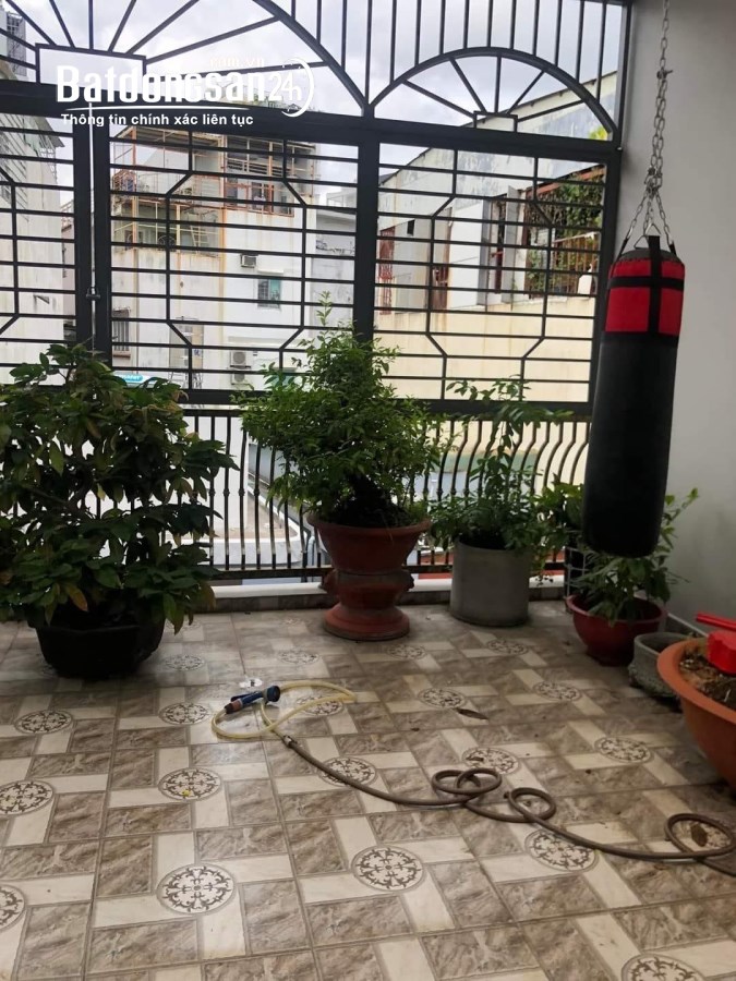 Bán nhà Đường Vườn Chuối, Phường 4, Quận 3