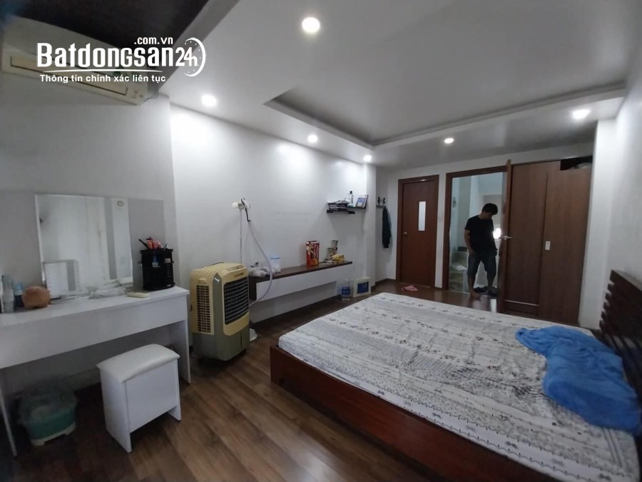 Bán nhà mặt phố Đường Trường Sa, Phường 14, Quận 3