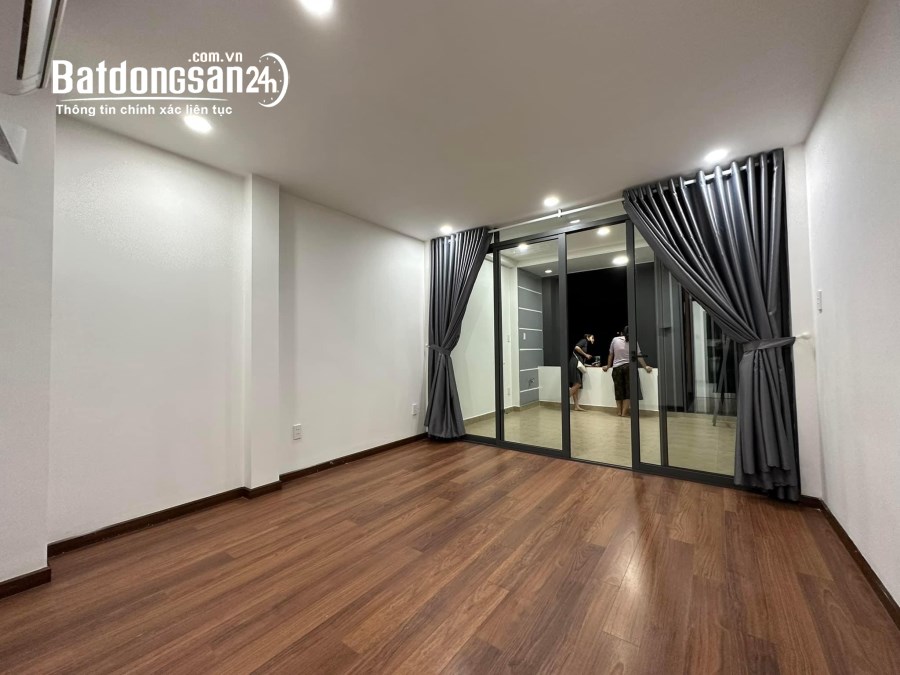 Bán nhà Trần Khắc Chân, Phường 15, Quận Phú Nhuận