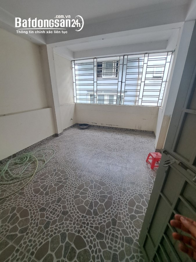 Cho thuê nhà ngõ 78 phố Duy Tân, Cầu Giấy.  - Diện tích 55m x 4 tầng.
