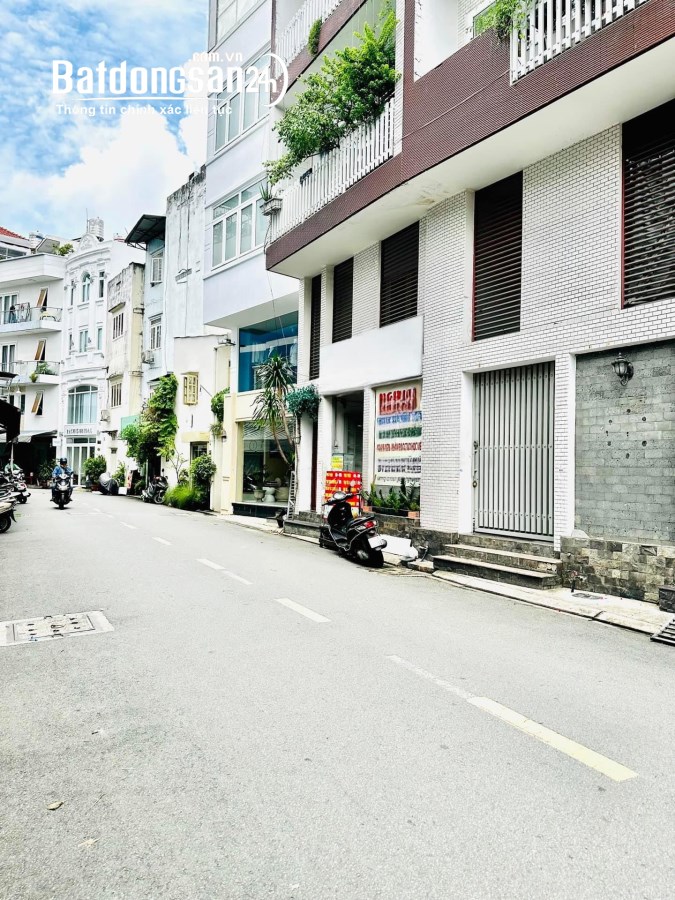 Bán nhà mặt phố Đường Hoa Đào, Phường 2, Quận Phú Nhuận