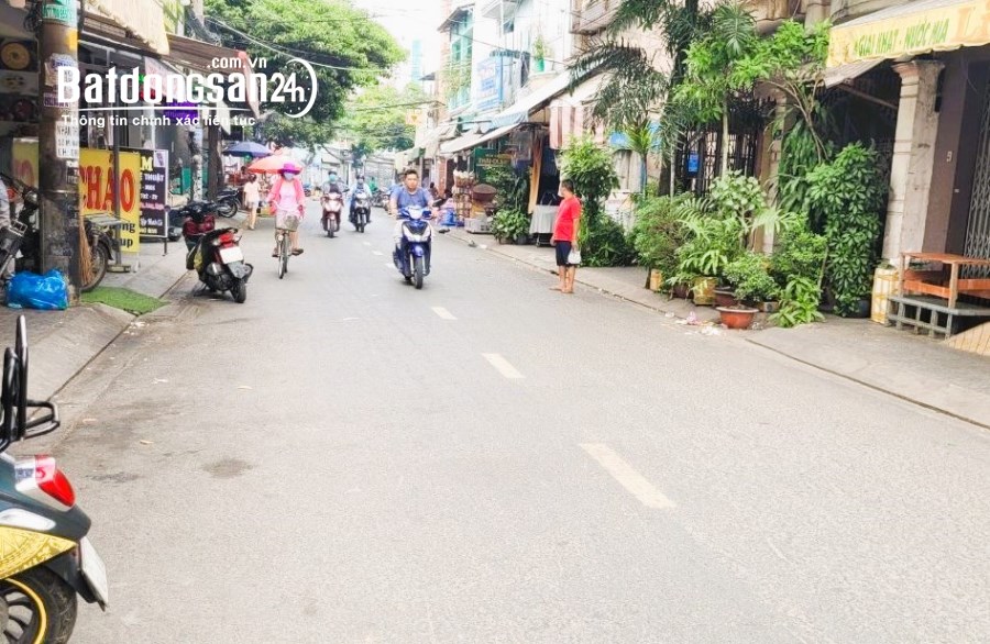 25m2 Bùi Thế Mỹ, 3 tầng, hoàn công đủ, không quy hoạch, 2 tỷ4
