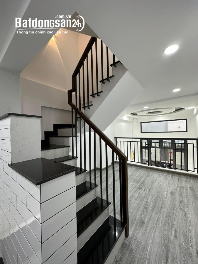 Bán nhà Lý Thái Tổ, Phường 9, Quận 10