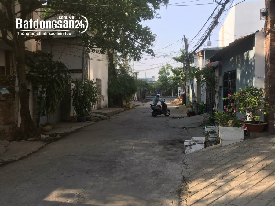 Cần bán Đất 6,3x19m sau lưng ủy ban P. Tân Thuận Tây Quận 7