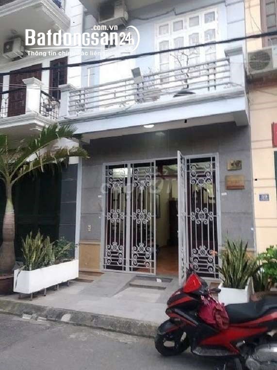 Cho thuê nhà ngõ 78 phố Duy Tân . Dt 55m2 x 5 tầng, ngõ ô tô đi lại