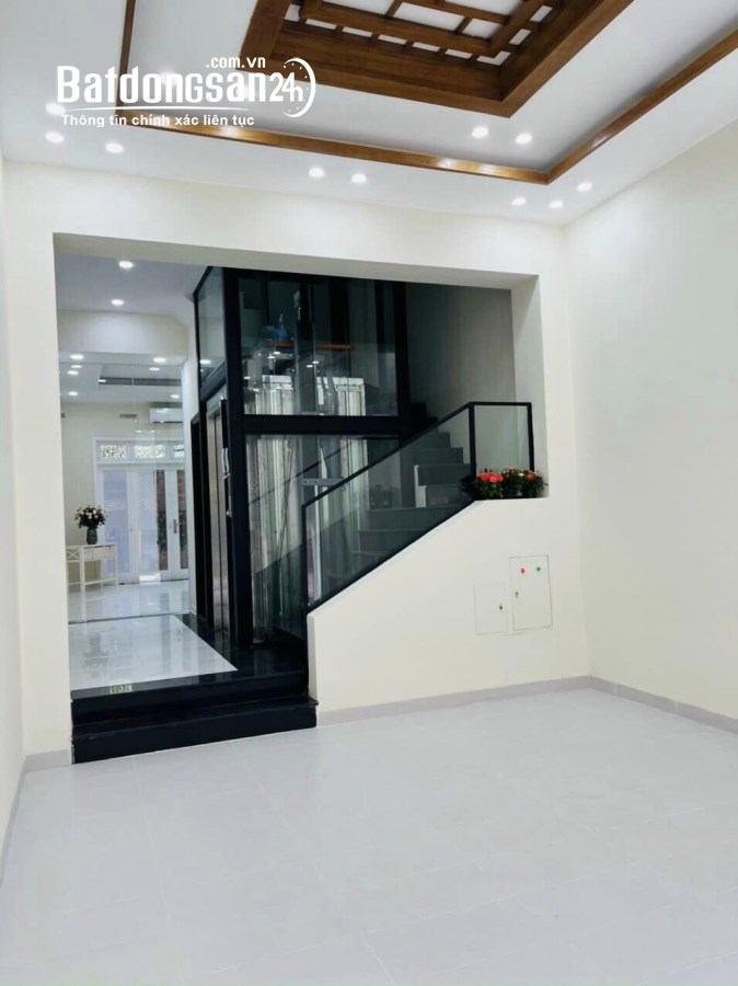 Bán nhà đẹp phố Nguyễn Thị Định, Gara ô tô 7 chỗ. Nhà mới 5 tầng, Thang máy, Vỉa hè
